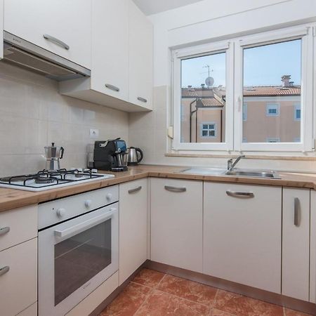 Apartment Melarnian Near The Beach In Umag Exterior foto